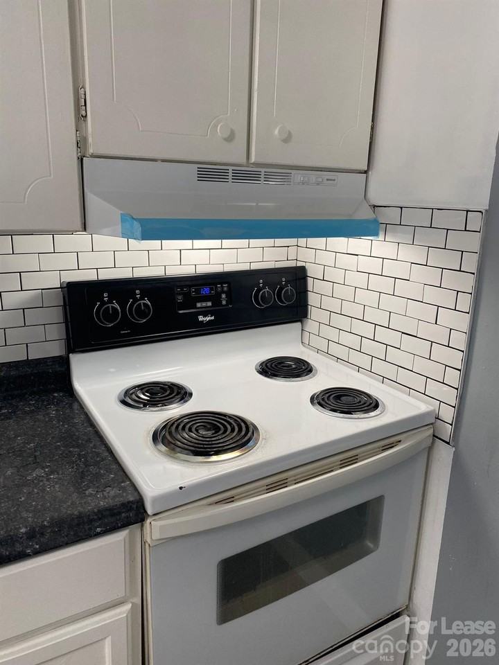 435 Davis St - Photo 3 of 30