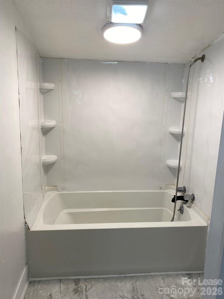 435 Davis St - Photo 6 of 30