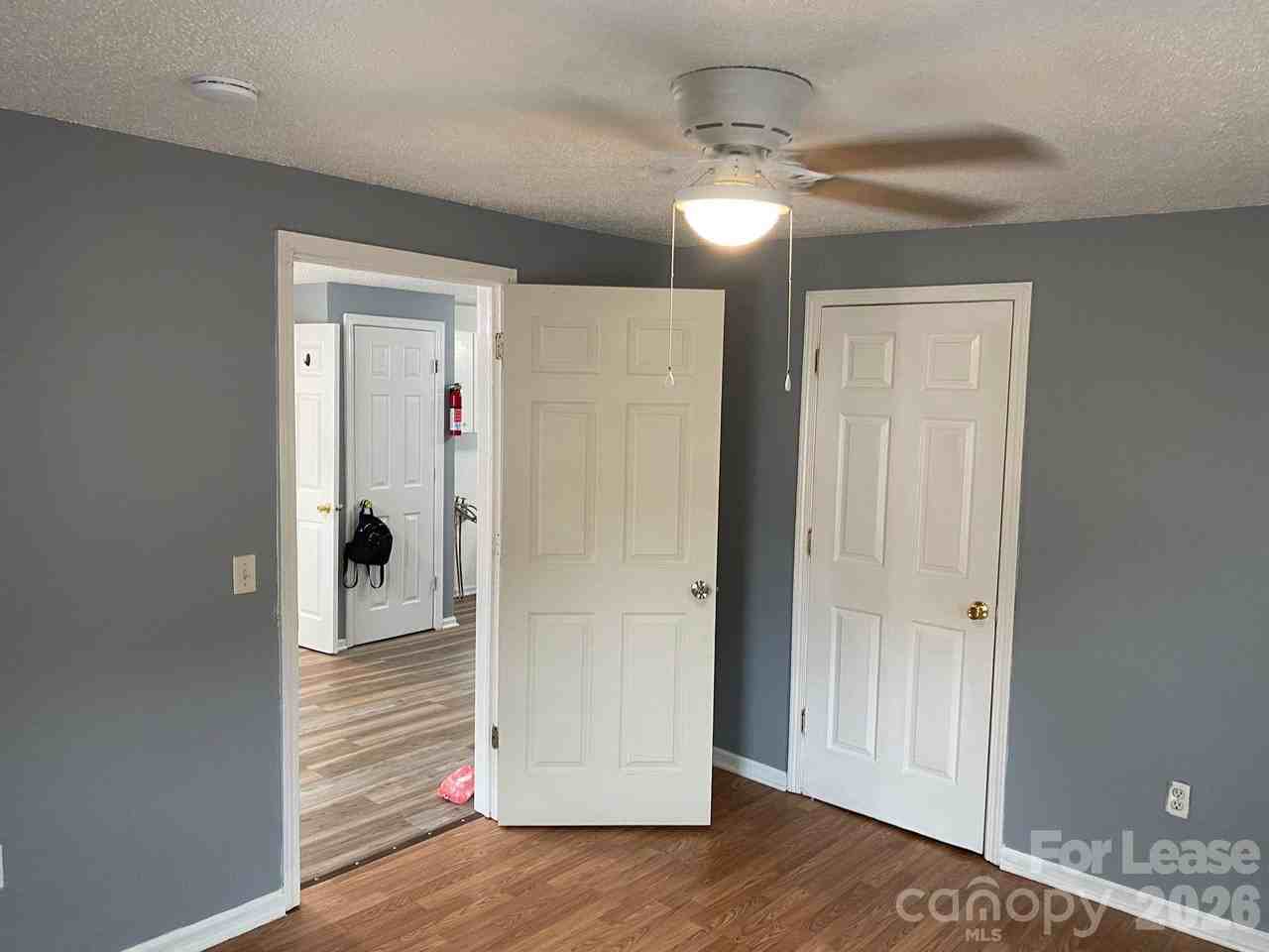 435 Davis St - Photo 7 of 30