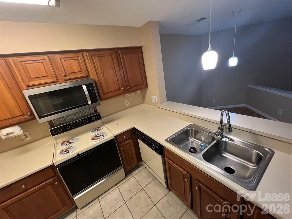 18817 Nautical Dr - Photo 2 of 14