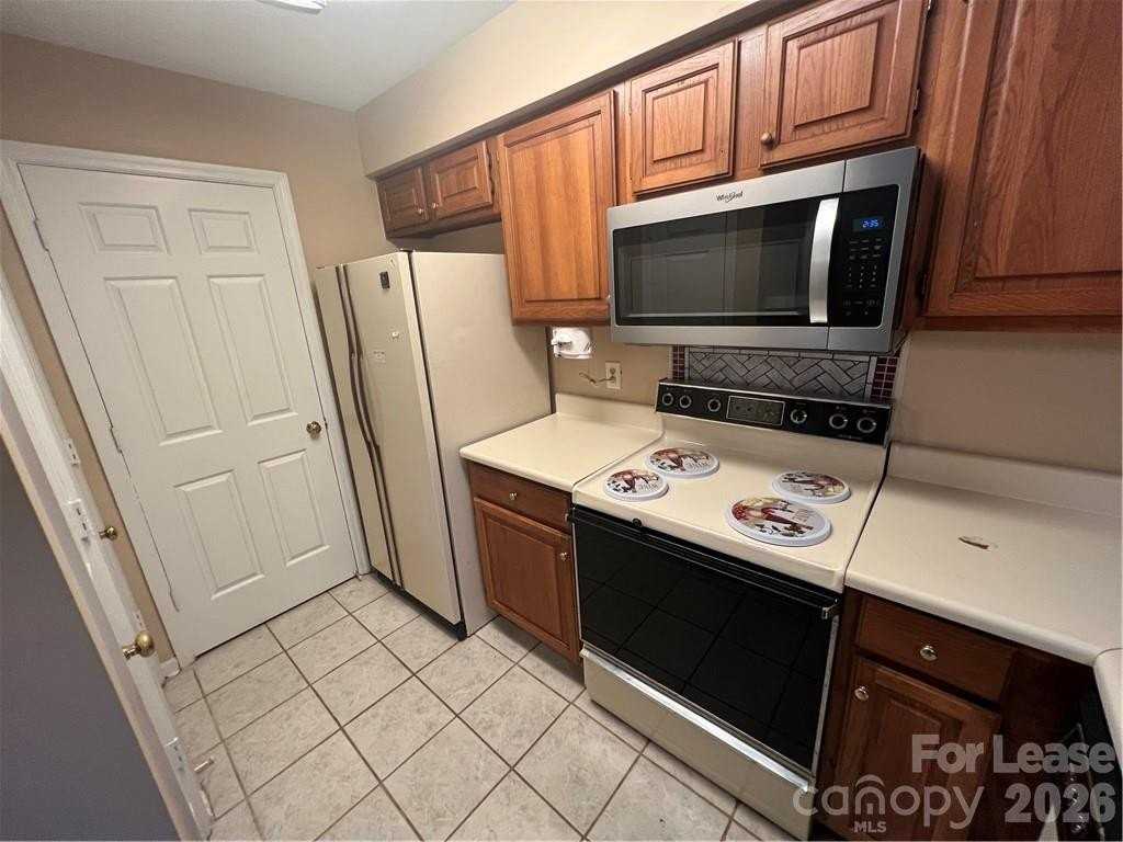18817 Nautical Dr - Photo 3 of 14
