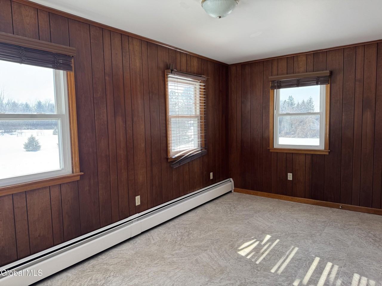 60 Bloomingrove Dr - Photo 4 of 12