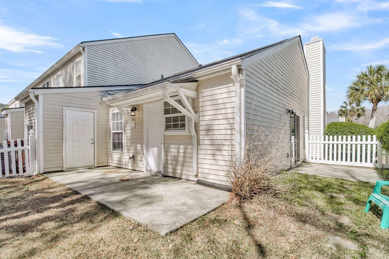 1315 Island Club Dr Unit A - Photo 4 of 22