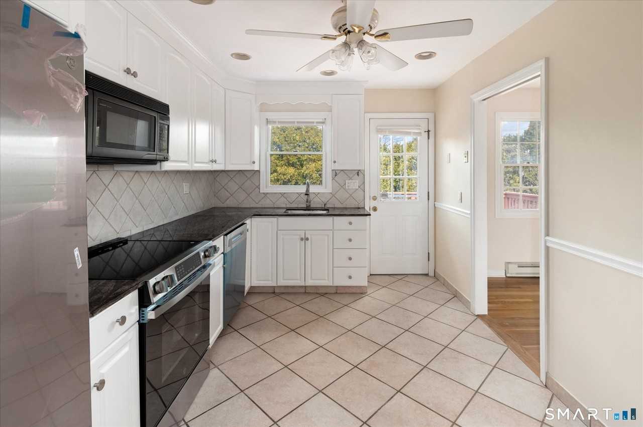 48 Lanell Dr - Photo 2 of 23