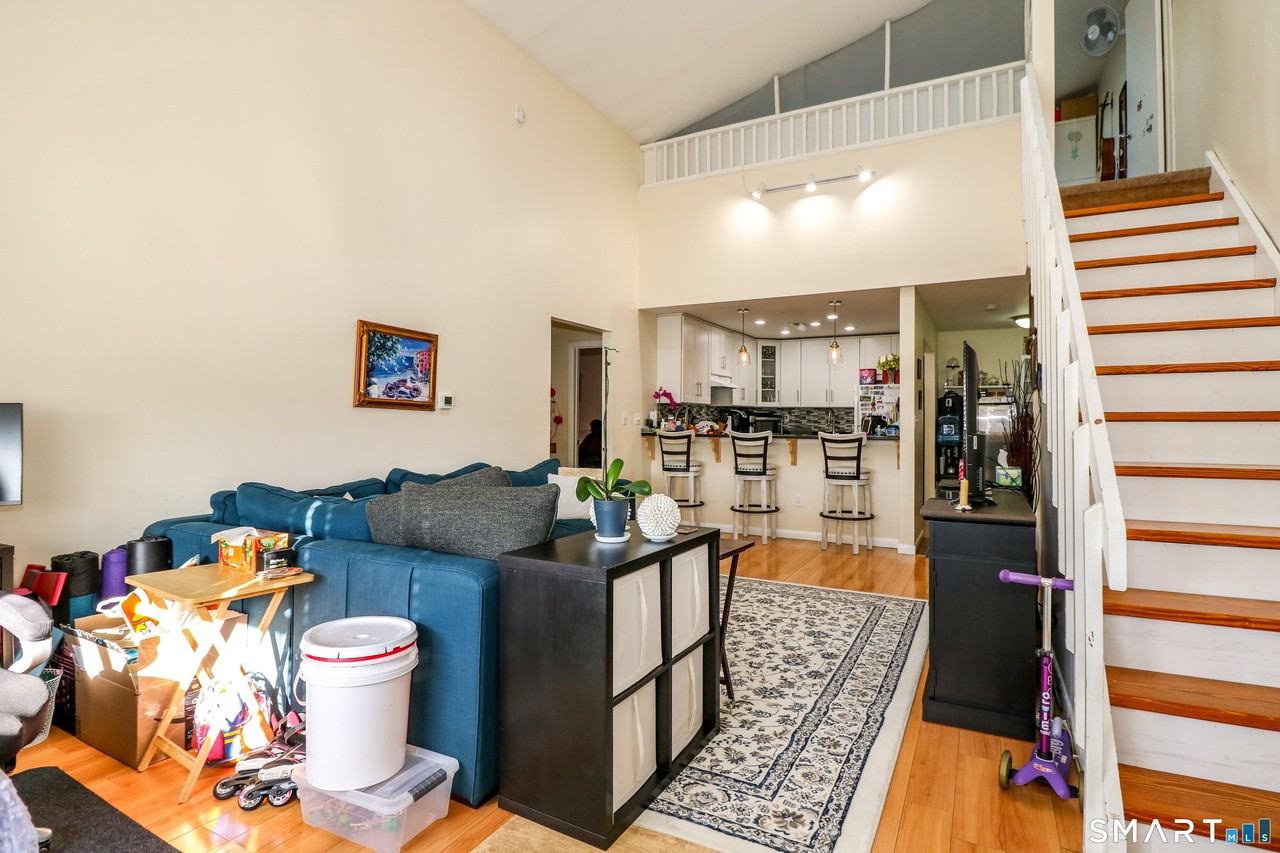 18 Amsterdam Ave Unit 3a - Photo 2 of 12