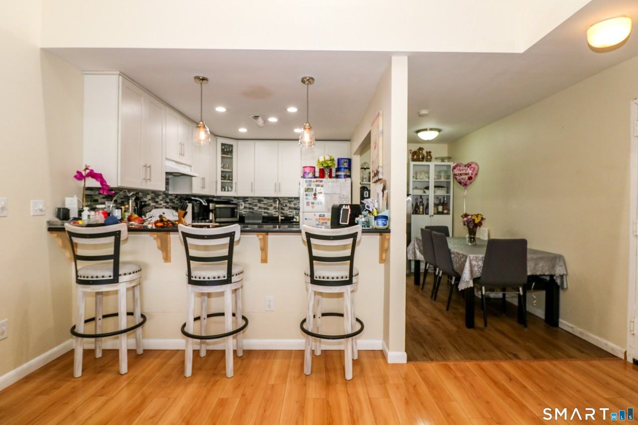 18 Amsterdam Ave Unit 3a - Photo 3 of 12