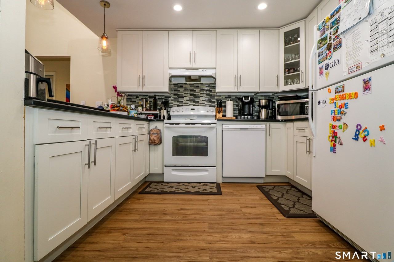 18 Amsterdam Ave Unit 3a - Photo 4 of 12