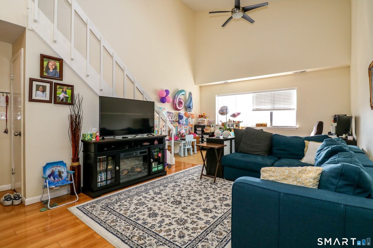 18 Amsterdam Ave Unit 3a - Photo 5 of 12