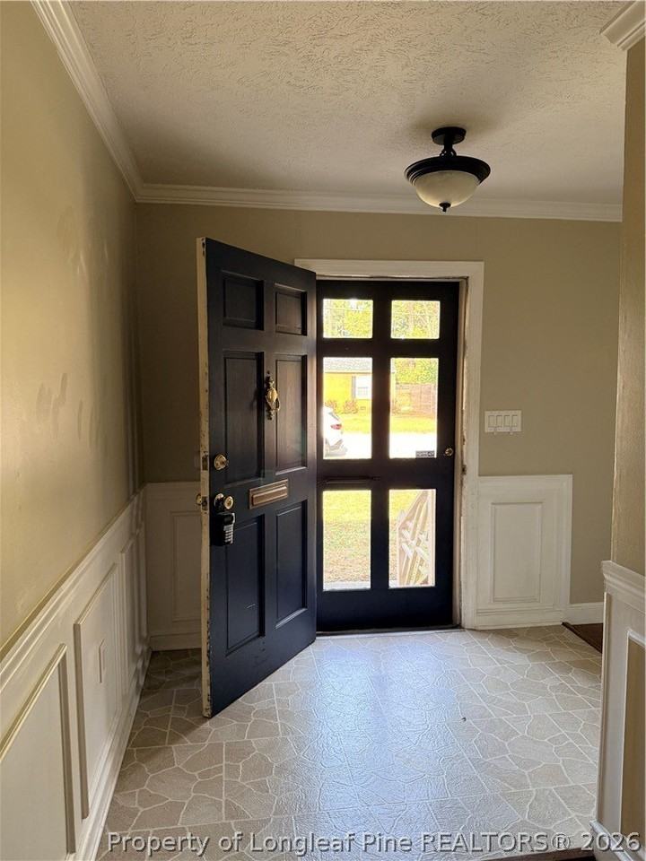 3119 Baker St - Photo 2 of 15