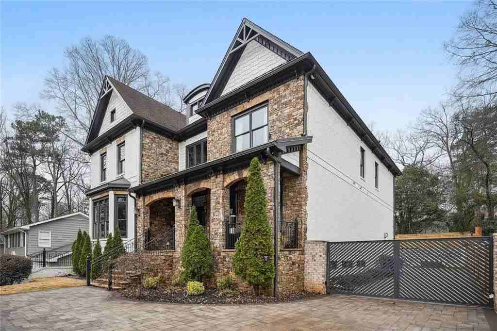 1930 Northside Dr Nw - Photo 2 of 34