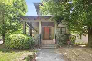 featured image of 519 N Highland Ave Ne
