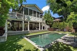 featured image of 663 Yorkshire Rd Ne