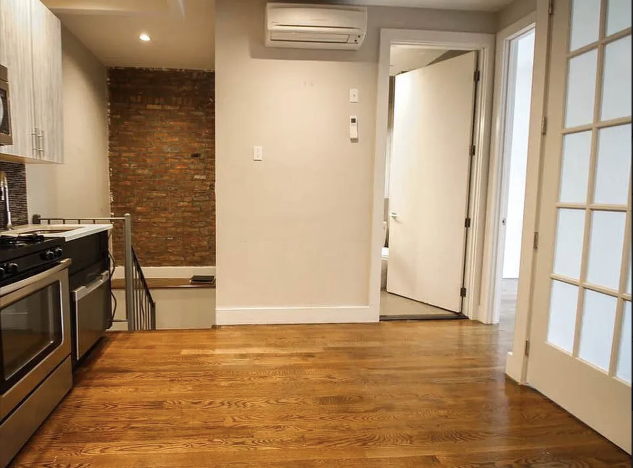 121 Woodbine Street - Photo 5 of 26