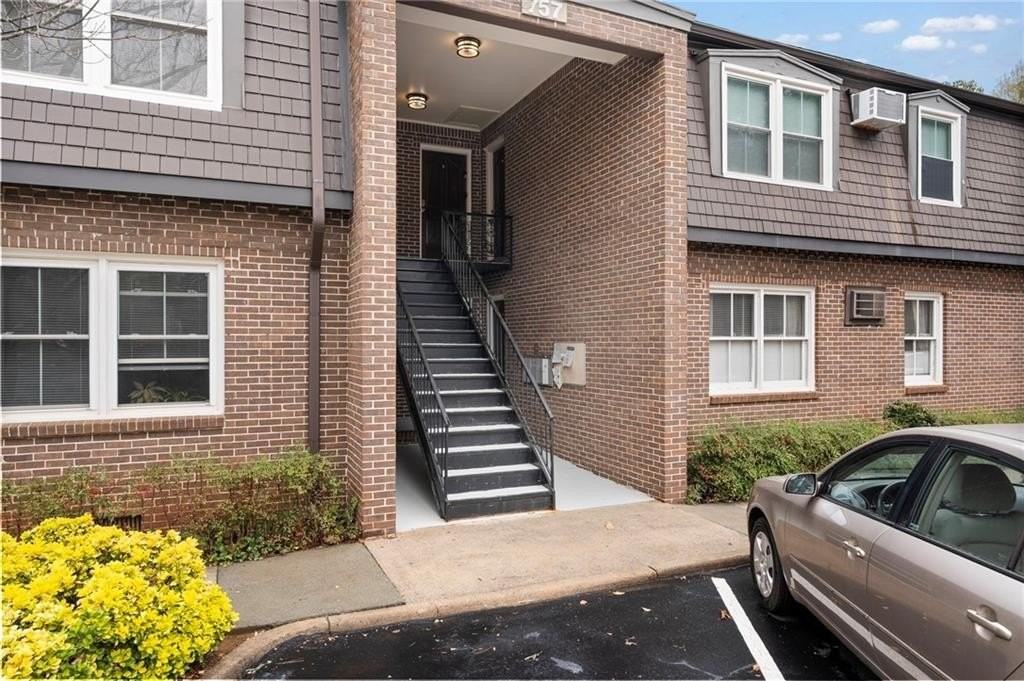 757 Houston Mill Rd Ne Apt 5 - Photo 3 of 18