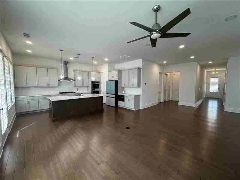 1255 Westshore Dr - Photo 5 of 36