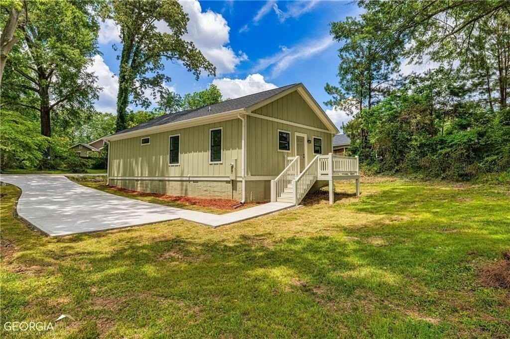 106 Maple St - Photo 4 of 15