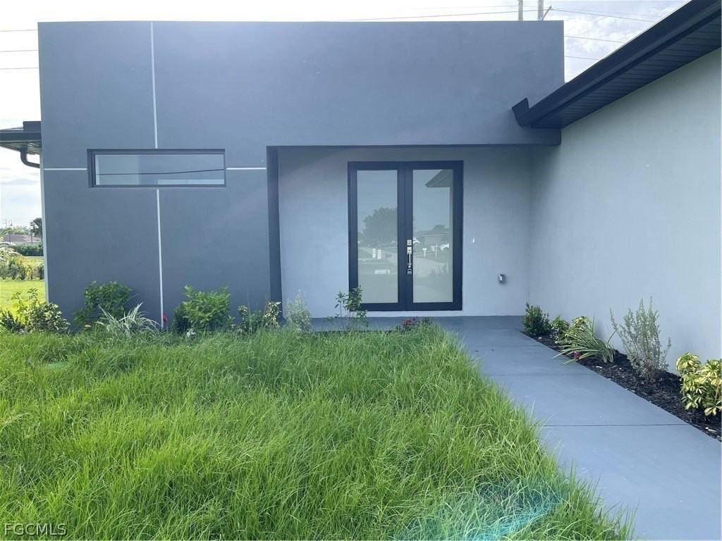 610 Floyd Ave S - Photo 2 of 22