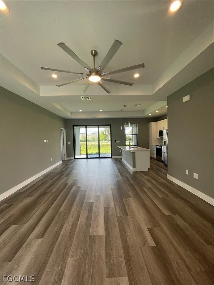 610 Floyd Ave S - Photo 3 of 22