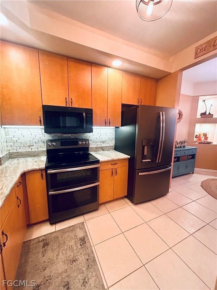 1137 Van Loon Commons Cir #304 - Photo 5 of 34