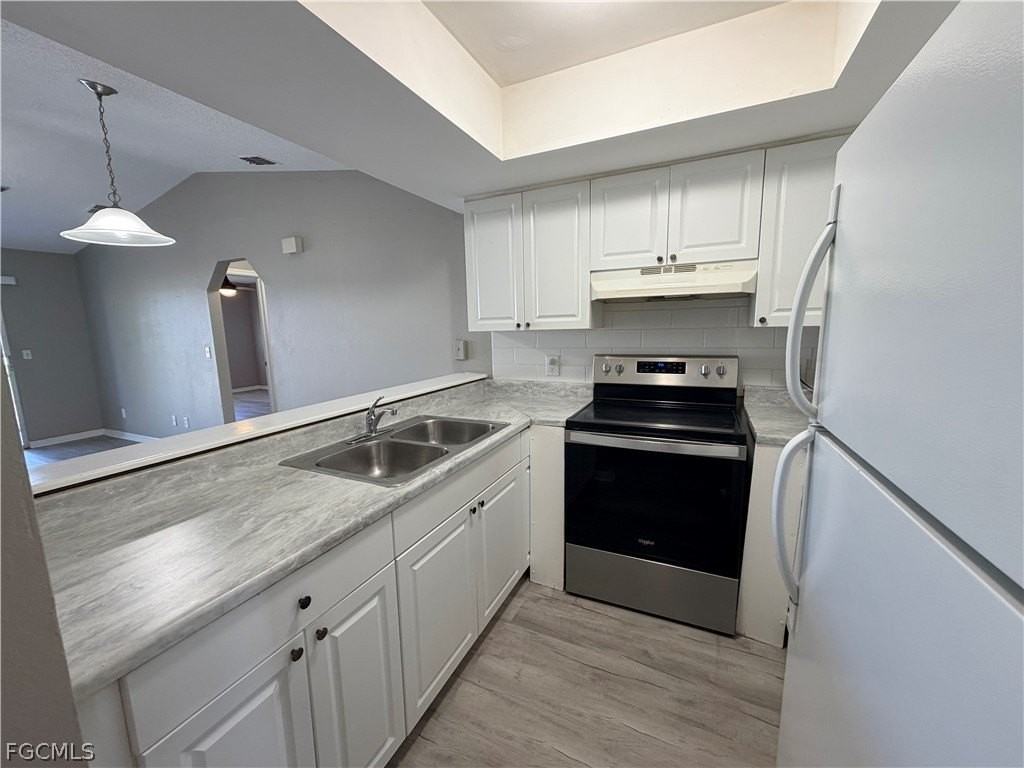 823 Gleason Pkwy #2 - Photo 4 of 25