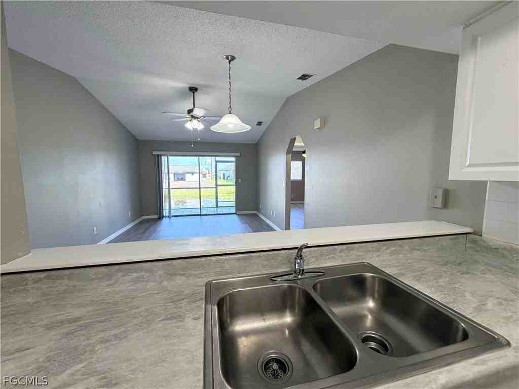 823 Gleason Pkwy #2 - Photo 7 of 25
