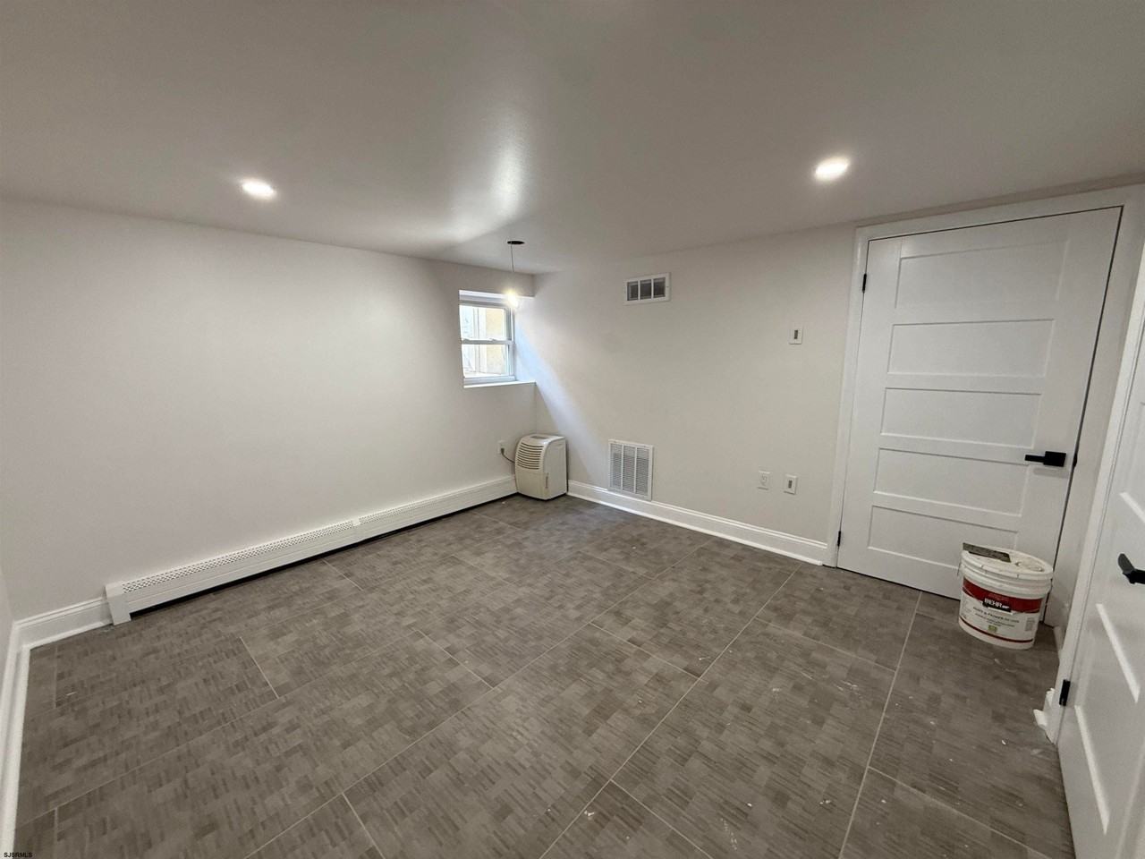 102 S Raleigh Ave - Photo 7 of 17