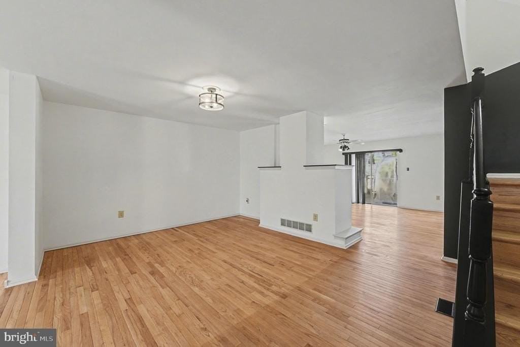 1522 Isaacs Ct - Photo 3 of 37