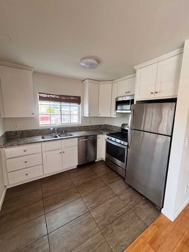 1824 1824 - 1828 Montrose Street UnitÂ 1 - Photo 7 of 18