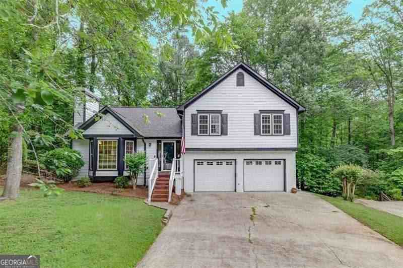 718 Players Ct - Photo 2 of 38