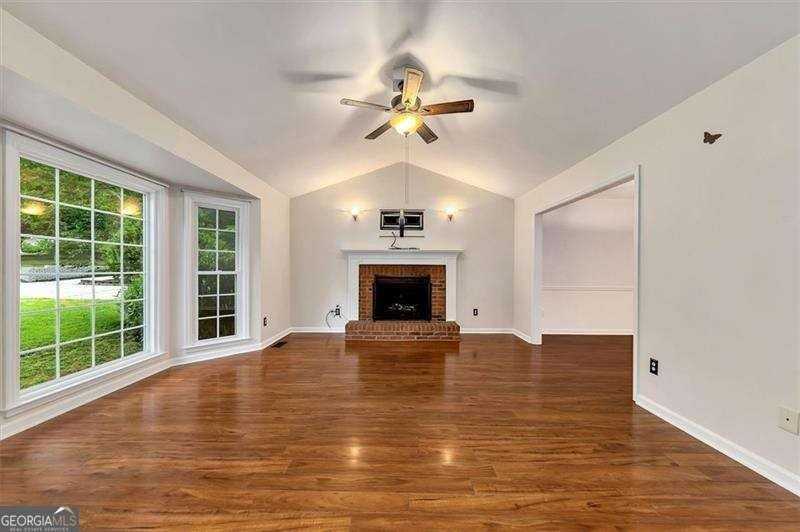 718 Players Ct - Photo 3 of 38