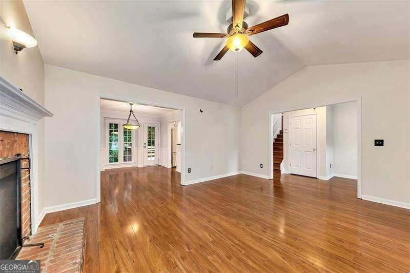 718 Players Ct - Photo 4 of 38