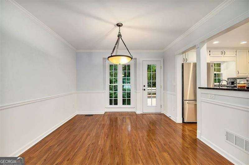 718 Players Ct - Photo 6 of 38