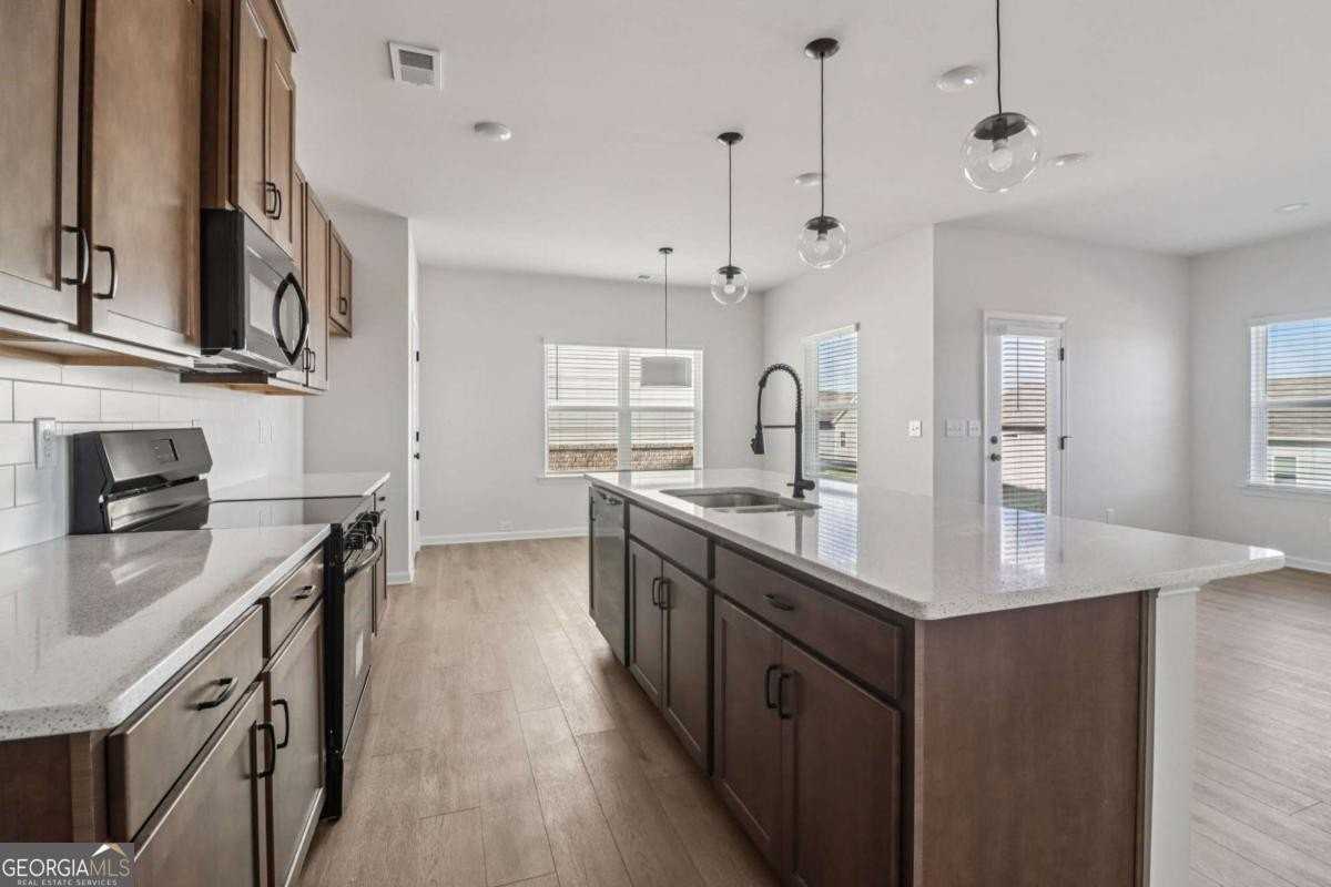 708 Shetland Trl - Photo 6 of 50