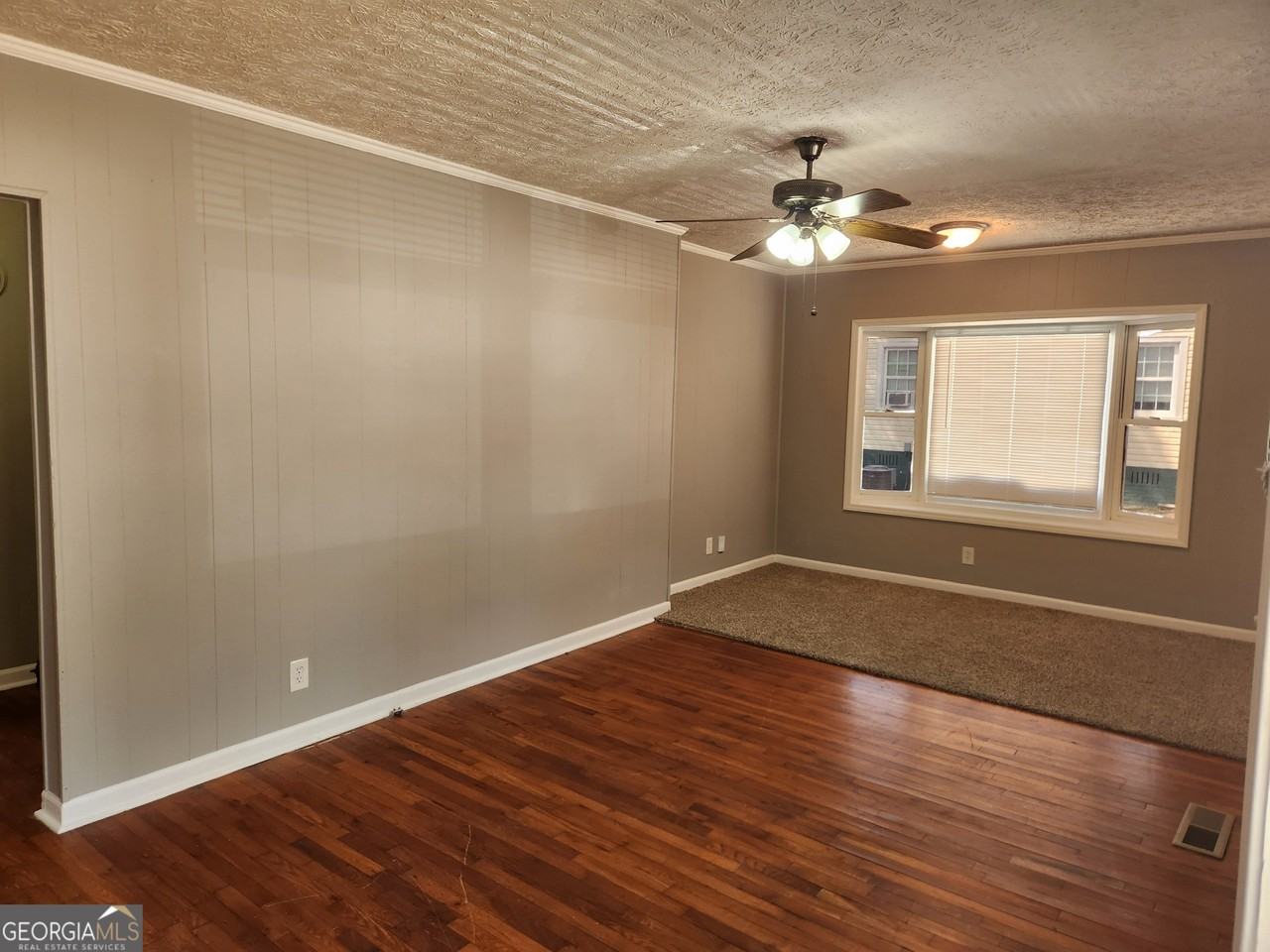 680 Shannon Cir Ne - Photo 2 of 10