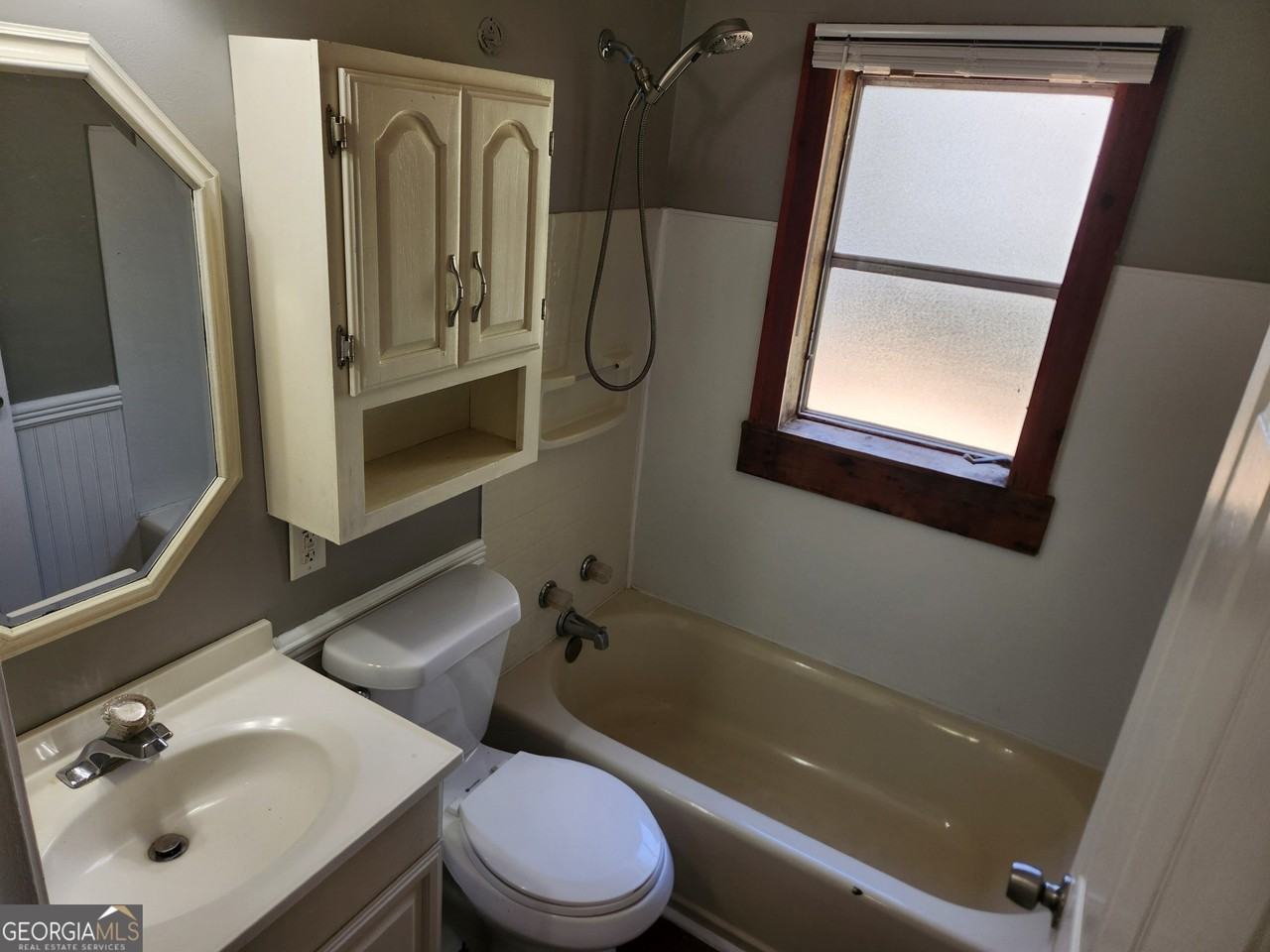 680 Shannon Cir Ne - Photo 6 of 10