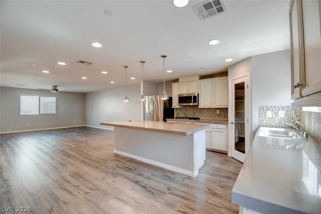 1525 Spiced Wine Ave #19102 - Photo 6 of 16