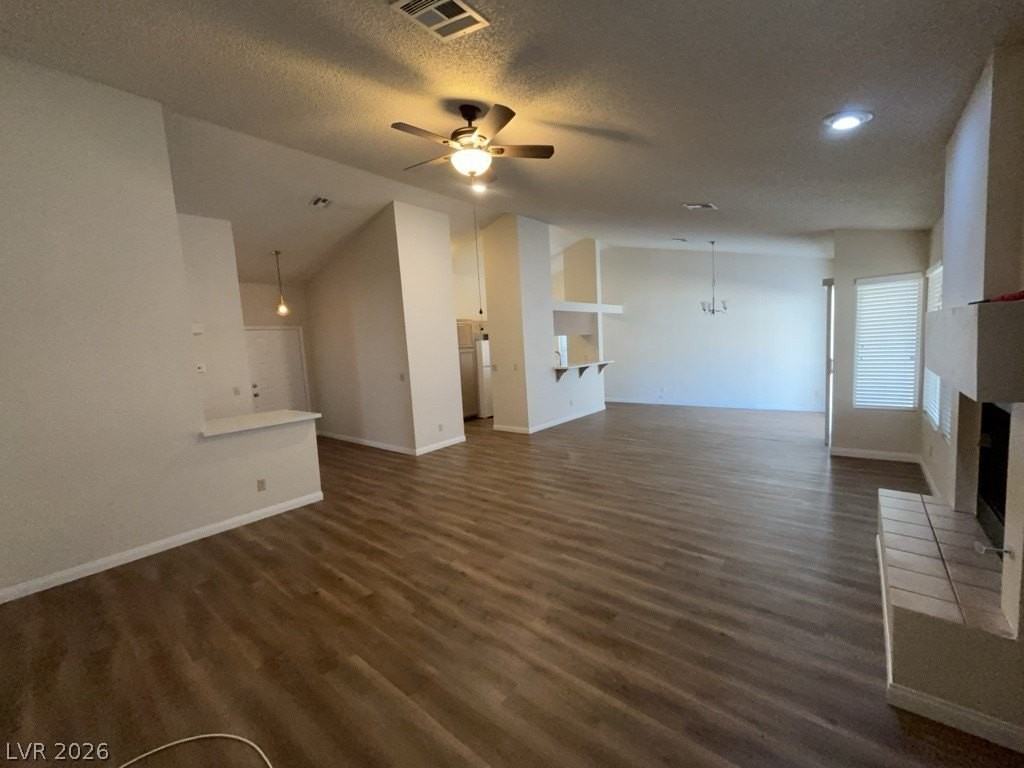 3927 Broken Oak Ln - Photo 4 of 17