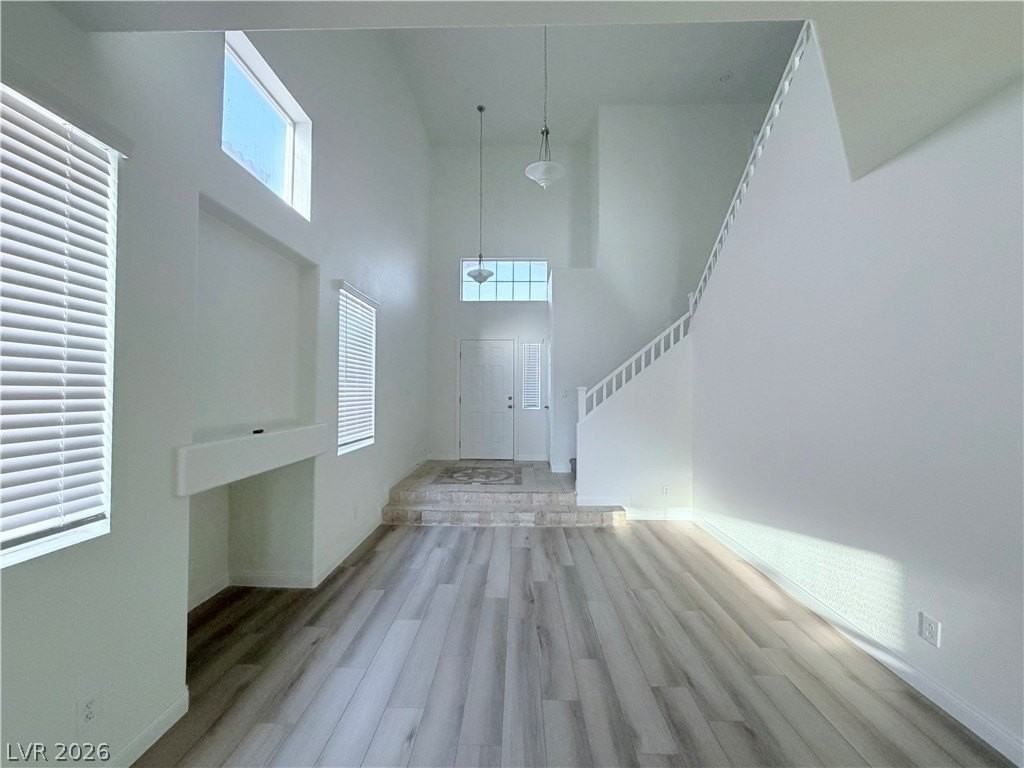 9584 Withering Pine St - Photo 3 of 25