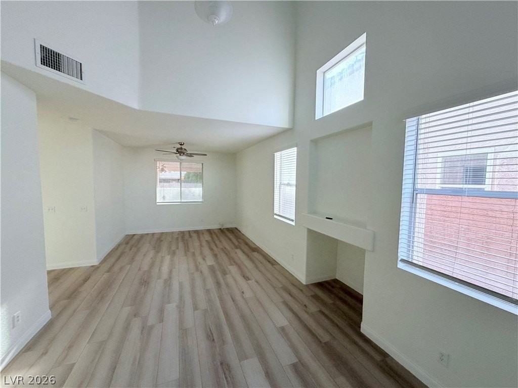 9584 Withering Pine St - Photo 4 of 25