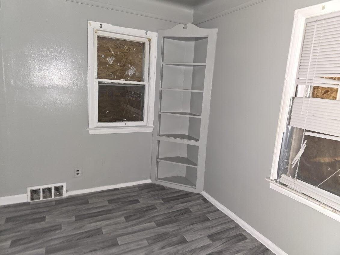 9120 Winthrop St - Photo 3 of 12