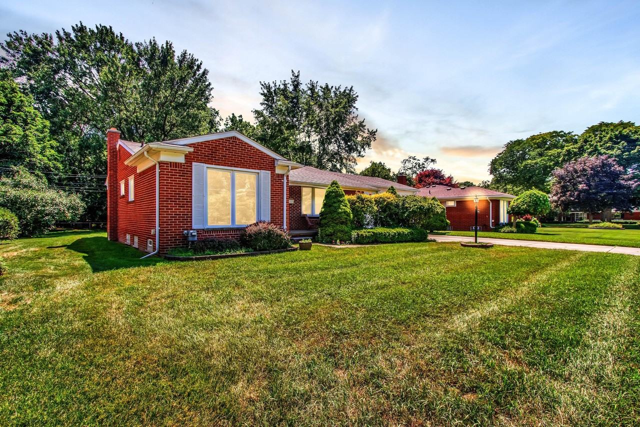 16345 Pollyanna St - Photo 2 of 27