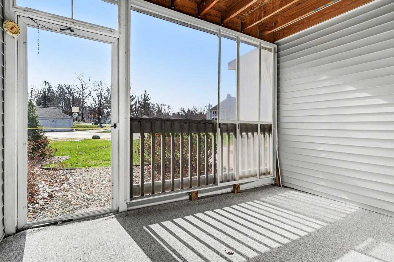 354 Butler Ct - Photo 2 of 19