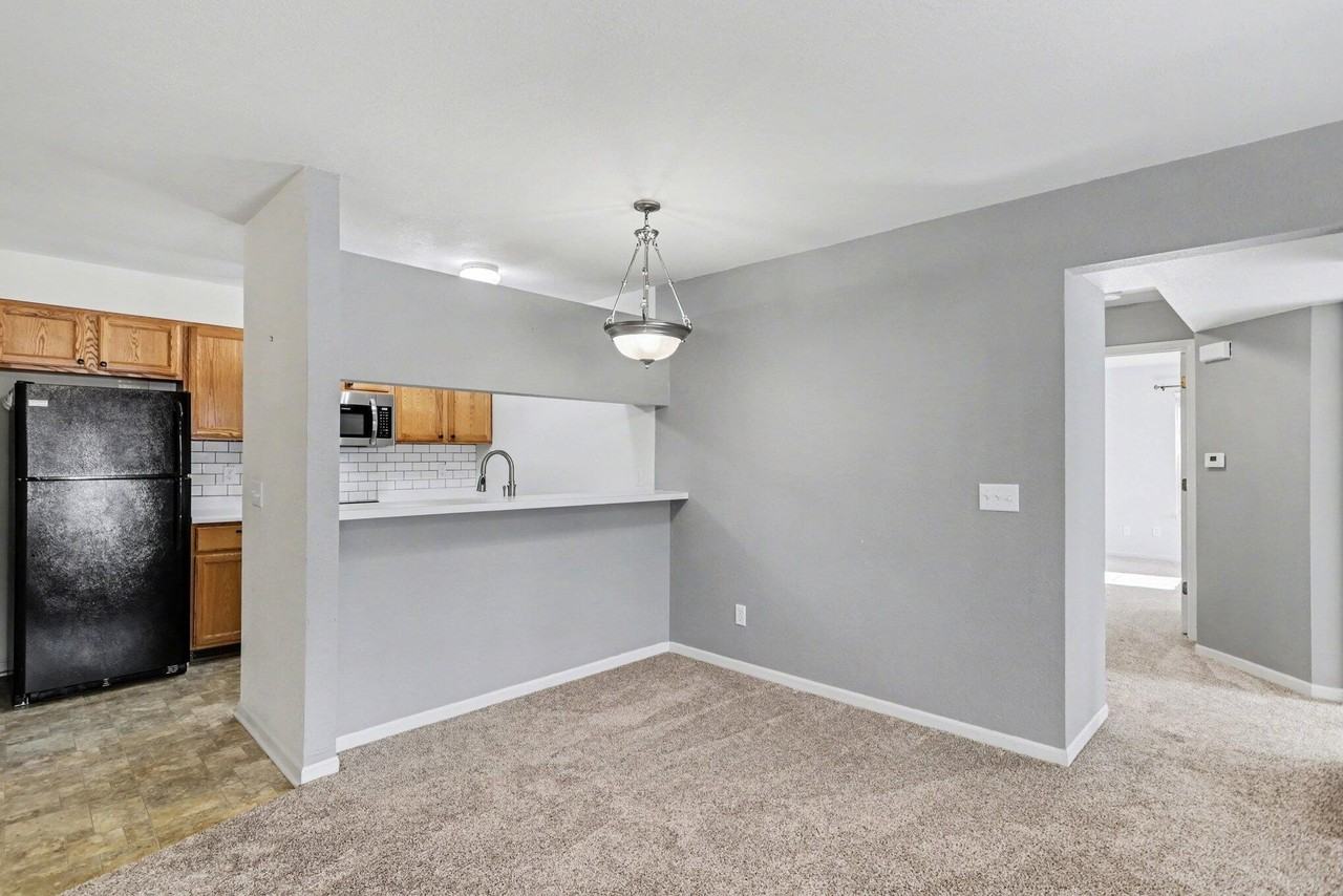 354 Butler Ct - Photo 3 of 19