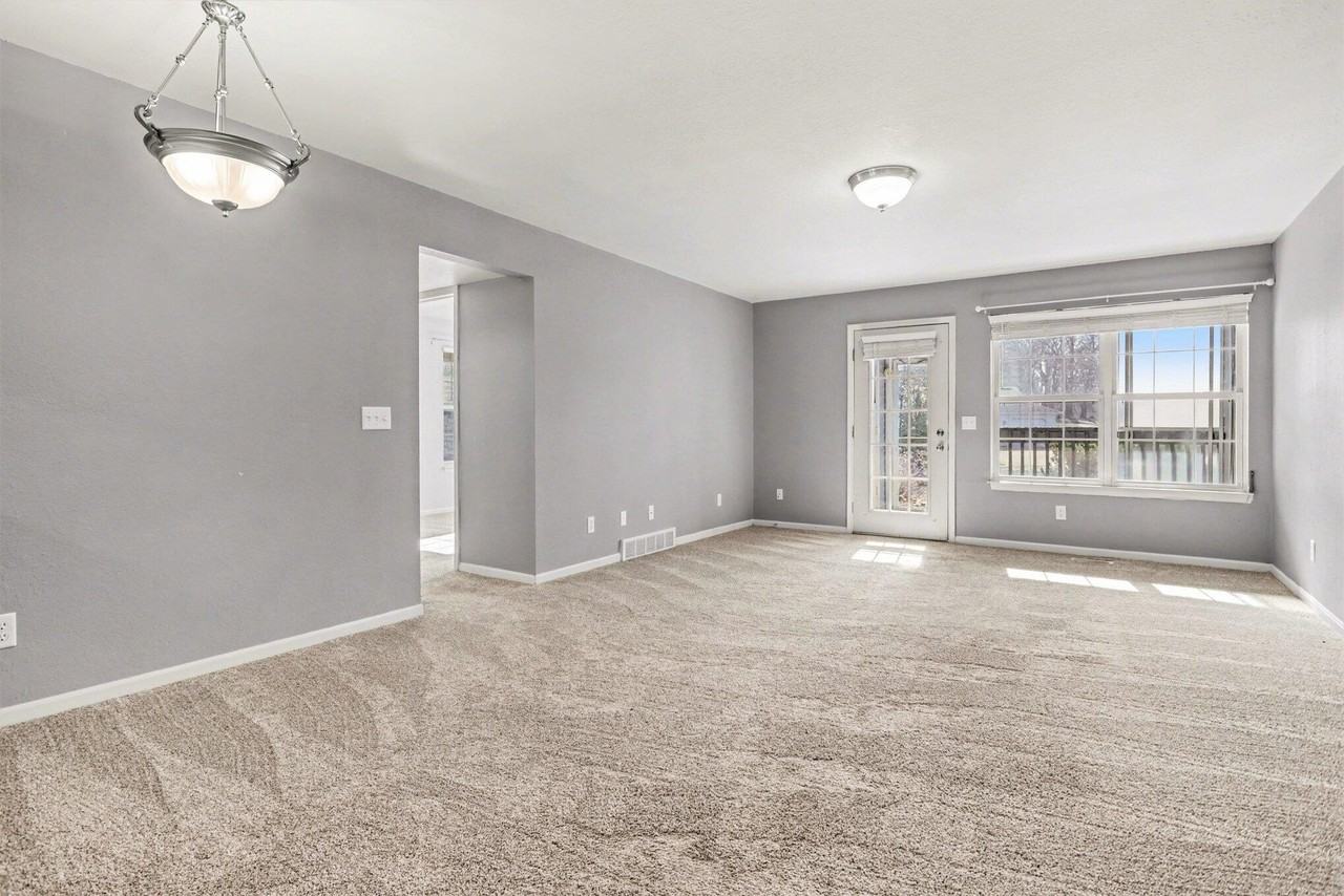 354 Butler Ct - Photo 4 of 19