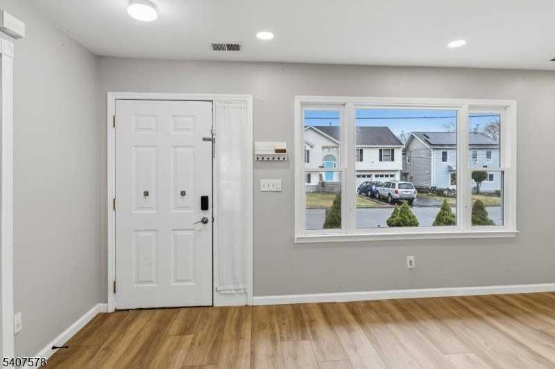 19 Dacotah Ave - Photo 3 of 21