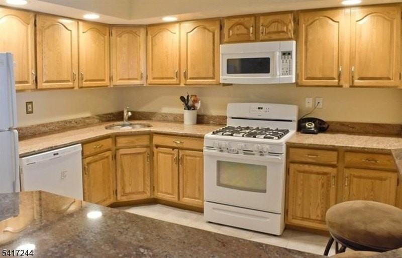 32 Averell Dr - Photo 5 of 17