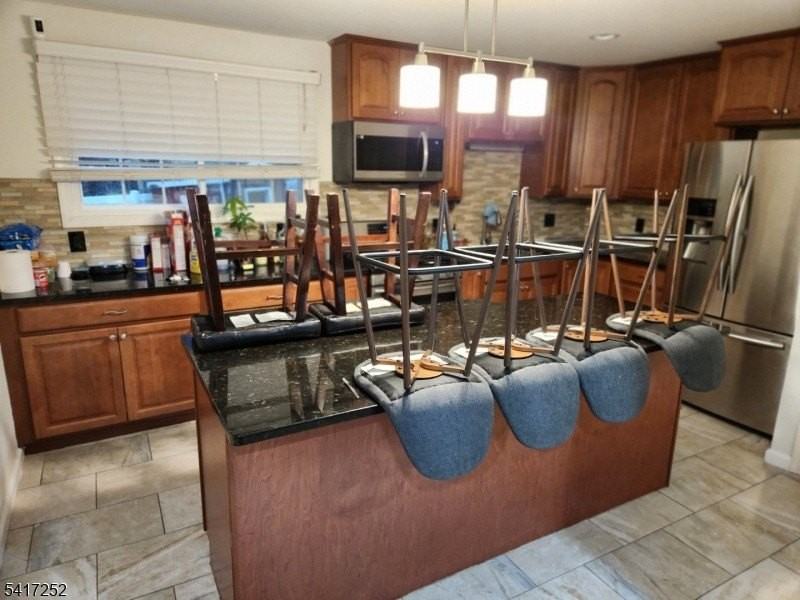 52 Vetrone Dr - Photo 5 of 10