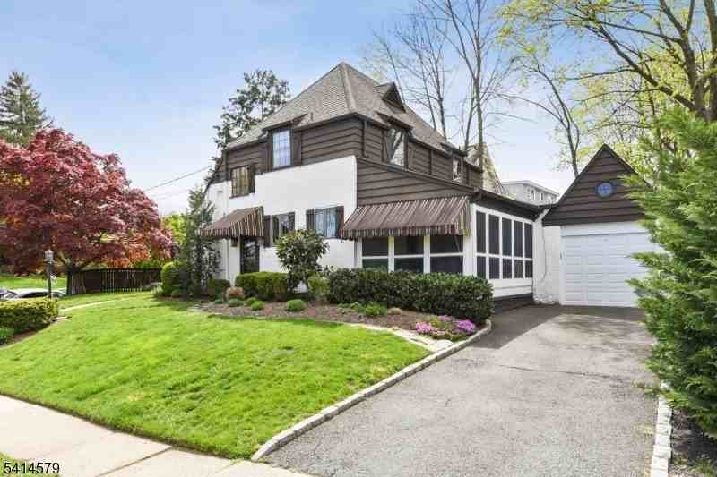 869 Ridgewood Rd - Photo 2 of 26