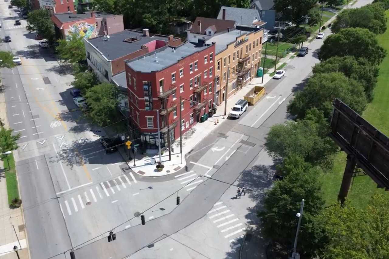 Brewster Ave Apartments - Photo 5 of 5