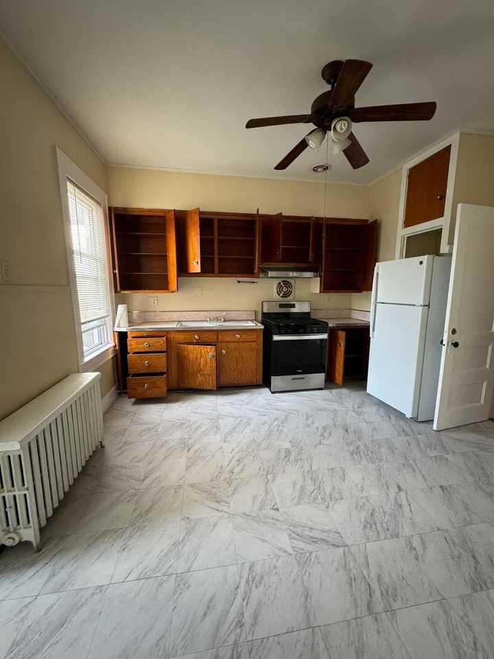 107 Poplar St #1 - Photo 2 of 8